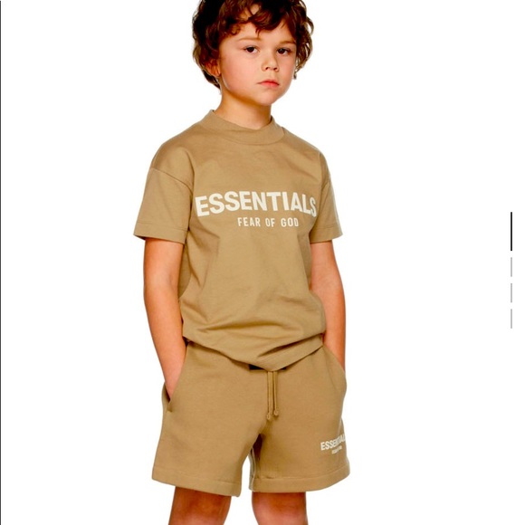 Brand new Essentials Tshirt - Picture 1 of 3